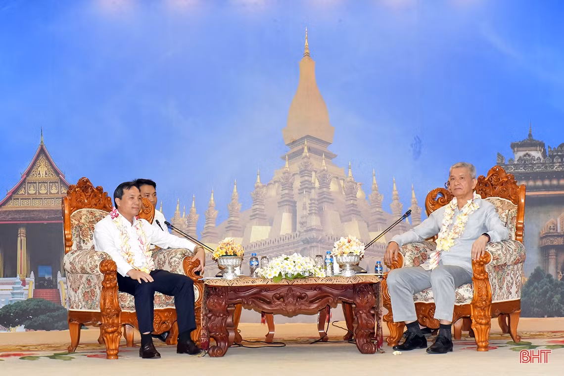 Lãnh đạo Hà Tĩnh chúc tết cổ truyền Bunpimay Thủ đô Viêng Chăn 