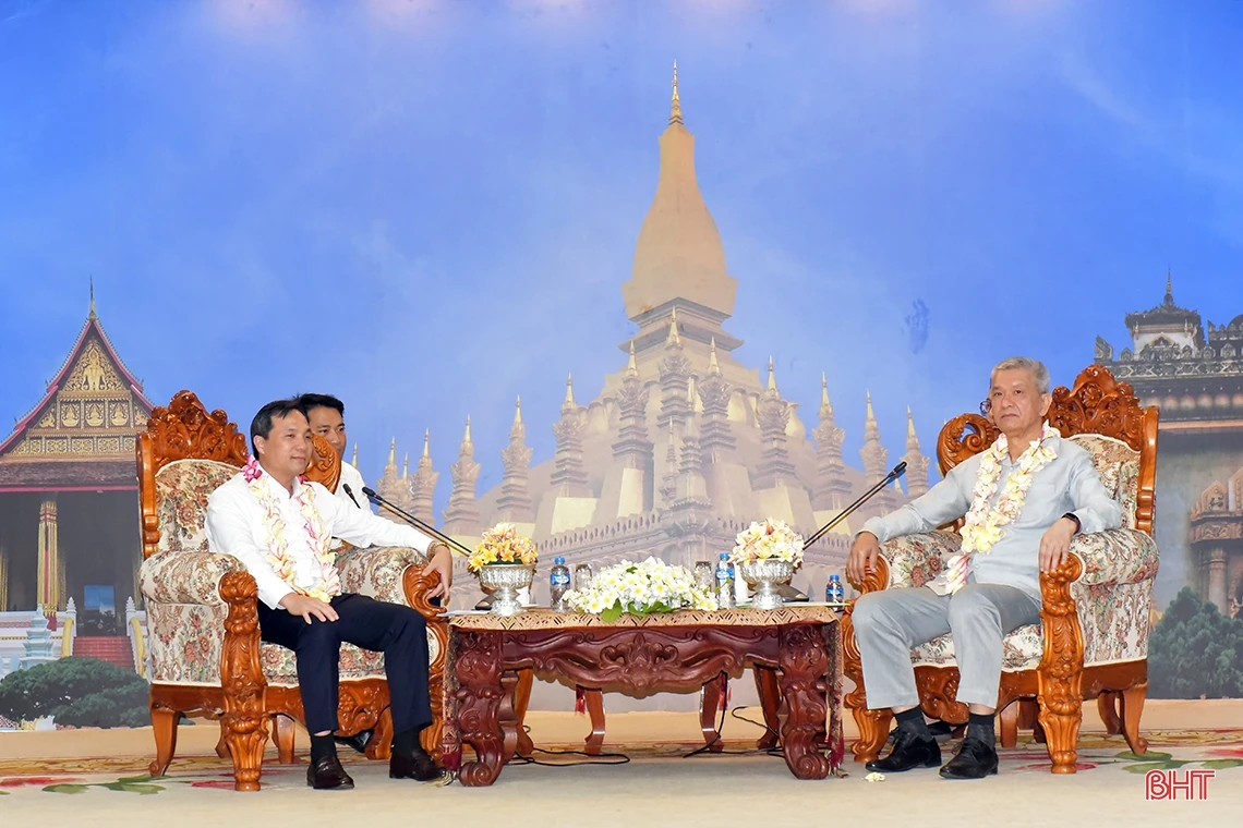 Lãnh đạo Hà Tĩnh chúc tết cổ truyền Bunpimay Thủ đô Viêng Chăn 