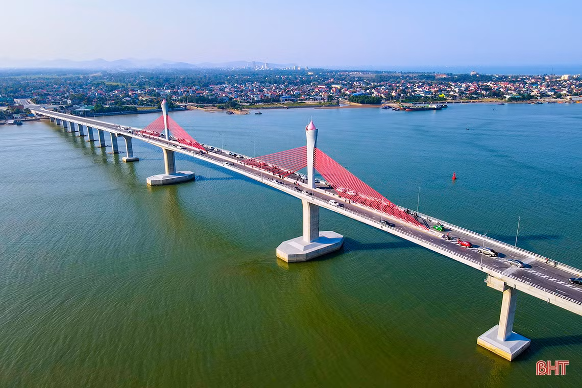 Những công trình trọng điểm ở Hà Tĩnh qua góc máy flycam