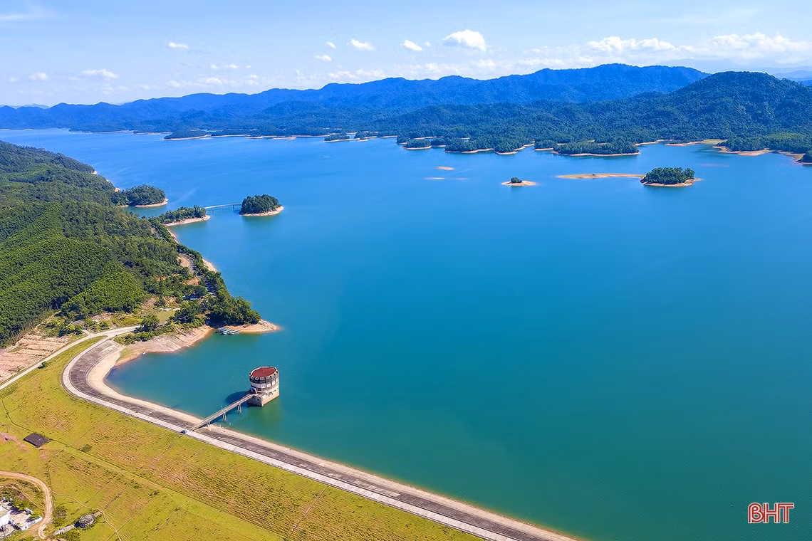 Những công trình trọng điểm ở Hà Tĩnh qua góc máy flycam