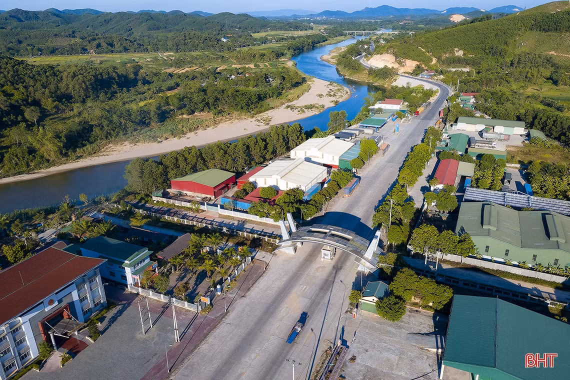 Những công trình trọng điểm ở Hà Tĩnh qua góc máy flycam