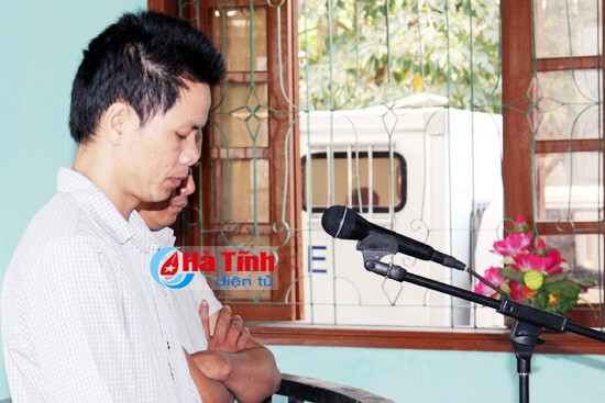 "Vác" kiếm đuổi chém bạn rượu vì xích mích ảnh 1