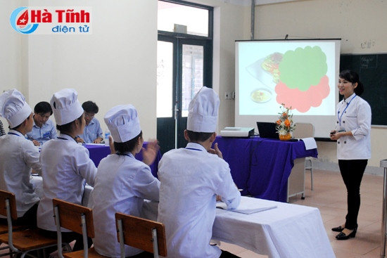 Nhân lực ngành du lịch Hà Tĩnh: Cung không đáp ứng cầu ảnh 1