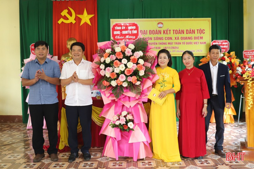 Chủ tịch Ủy ban MTTQ tỉnh Trần Nhật Tân...