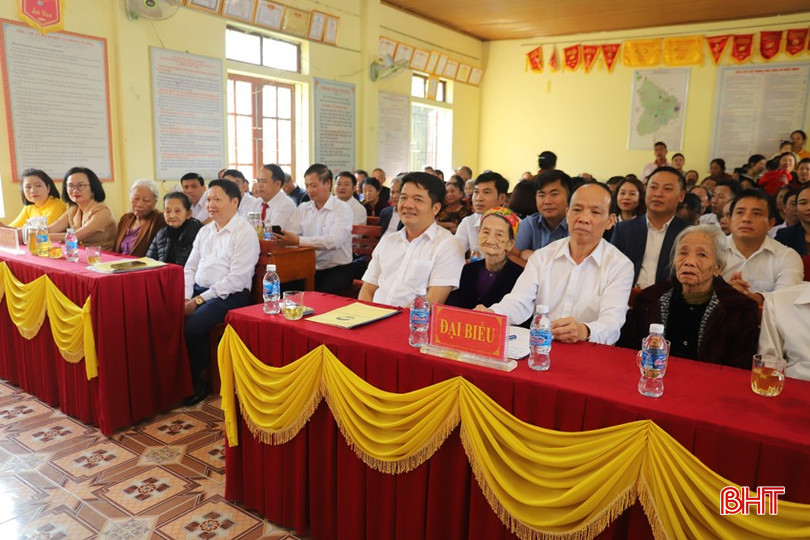 Đại biểu tham dự ngày hội.