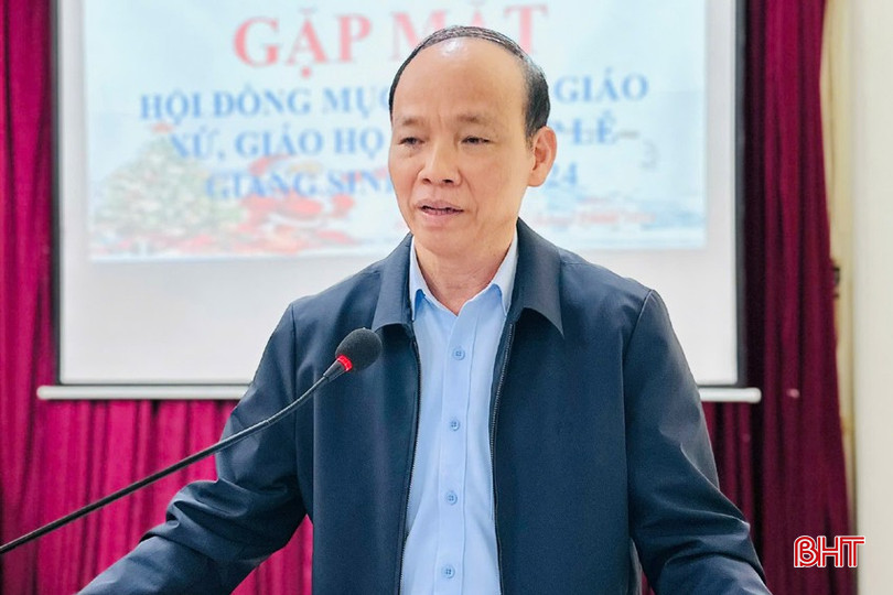 Phó Bí thư Thường trực Huyện ủy Hương Sơn Nguyễn Viết Dũng phát biểu tại buổi tọa đàm