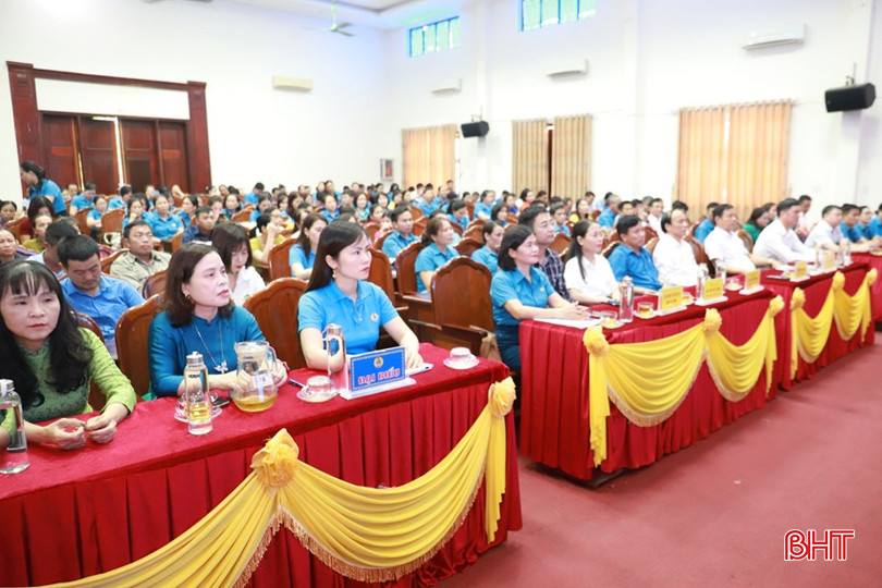 Đại biểu tham dự lễ