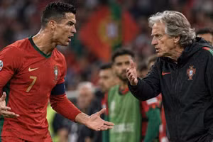 Ronaldo đối mặt hình phạt, Jorge Jesus có thể từ chức