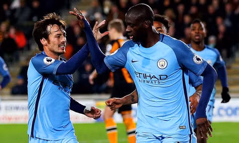 liverpool vs man city bua tiec doi cong dem giao thua