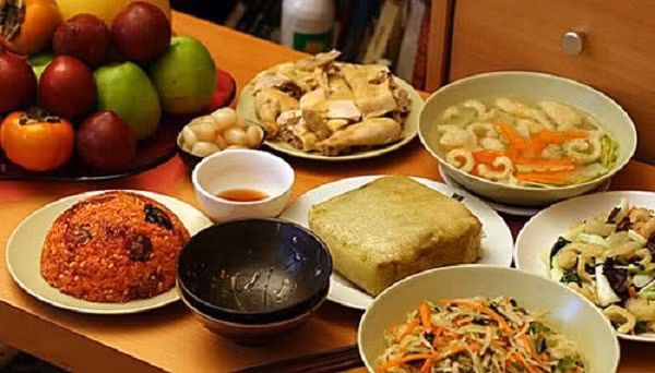 du tru qua nhieu thuc pham coi chung ngo doc ngay tet
