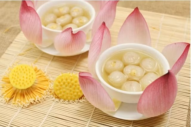 la mieng voi nhung mon an lam tu hoa chi co o viet nam