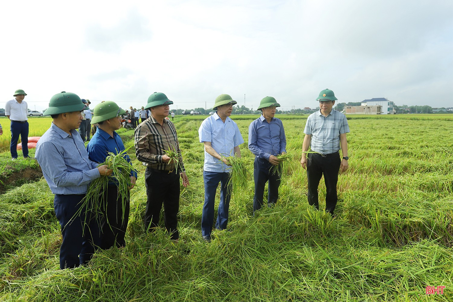 bqbht_br_chu-tich-tinh-kiem-tra-o-duc-tho-6b.jpg