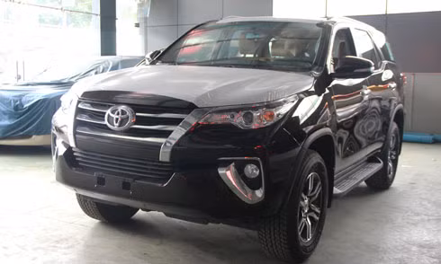 toyota fortuner 2017 ban trung dong dau tien ve viet nam