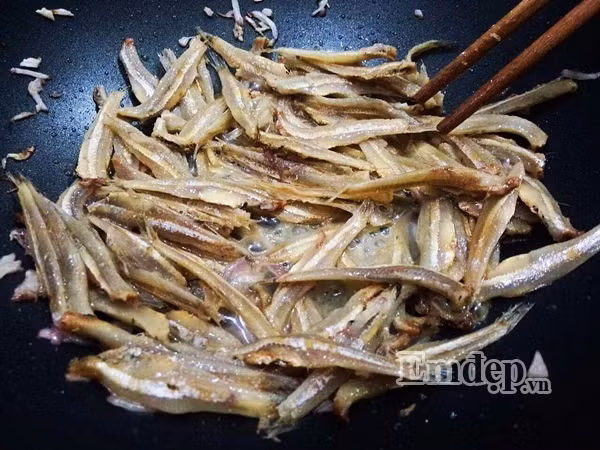 gian di re tien nhu ca com xao chua ngot ma noi com van bay het veo