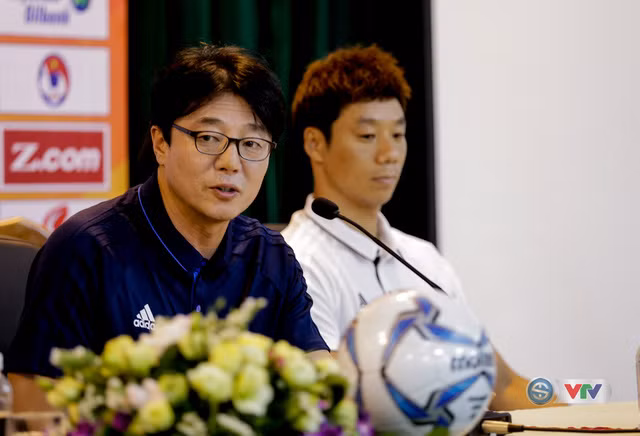 hlv huu thang u22 viet nam se thi dau dep mat cong hien truoc tuyen cac ngoi sao k league