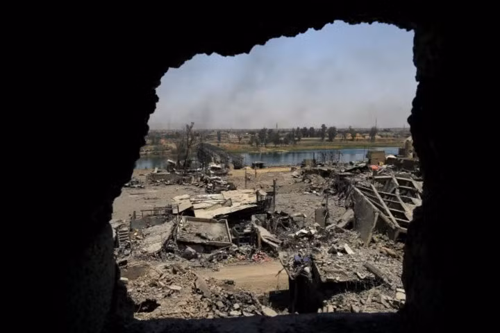 chum anh ben trong vung dat chet mosul iraq