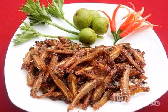 gian di re tien nhu ca com xao chua ngot ma noi com van bay het veo