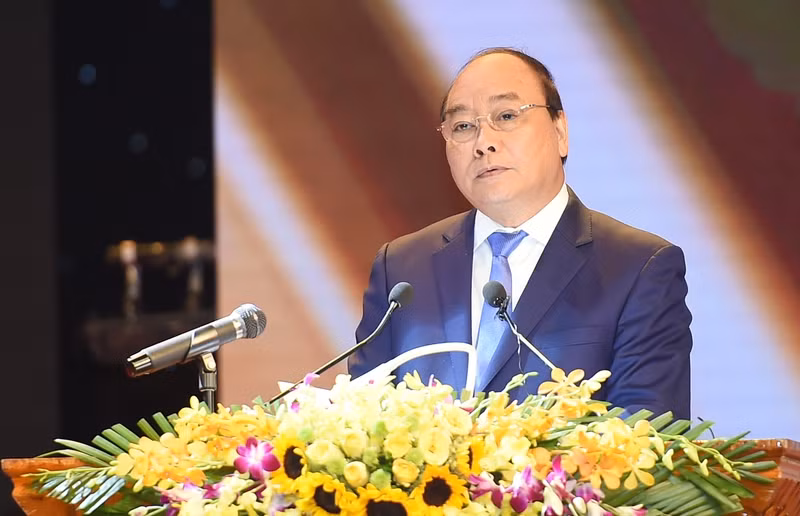 Thủ tướng Nguyễn Xuân Phúc: "Với những hy sinh, mất mát to lớn không gì bù đắp được, chúng ta càng thấm thía giá trị của độc lập, tự do, của hòa bình, thống nhất Tổ quốc". Ảnh: VGP/Quang Hiếu thu tuong chung ta nguyen song xung dang voi nhung cong hien hy sinh cua dong chi dong bao