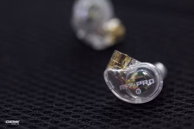 dap hop tai nghe dang hybrid cao cap mee m7 pro