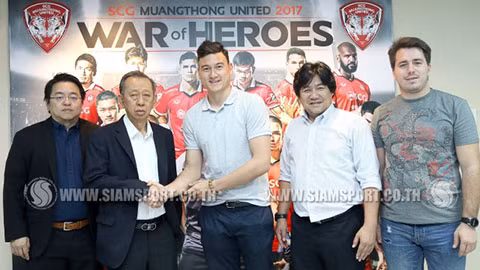 Đặng Văn Lâm ra mắt BLĐ Muangthong Utd ở Thái Lan