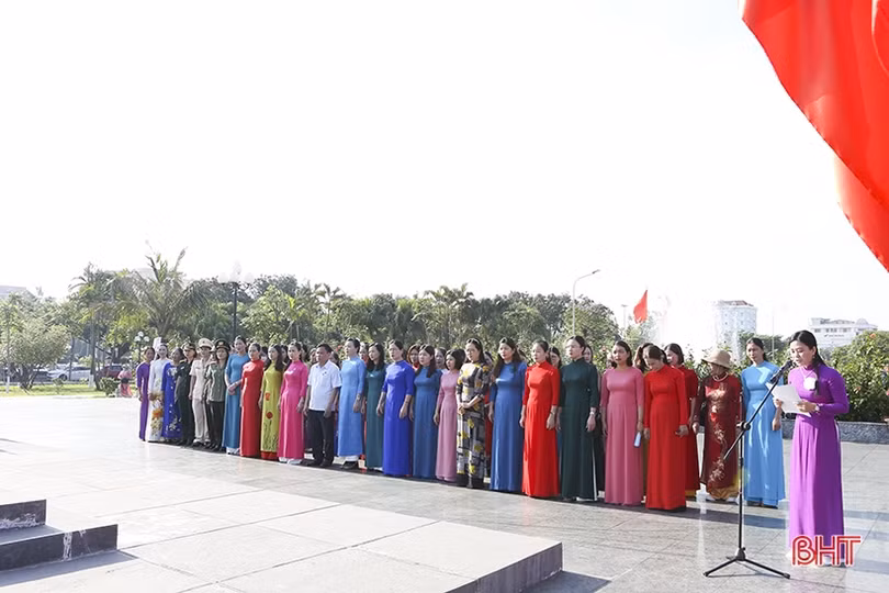 Biểu dương chủ tịch hội phụ nữ giỏi và cán bộ chi hội tiêu biểu