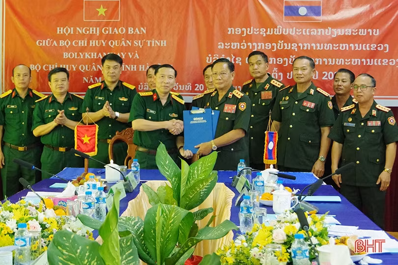 Bộ CHQS Hà Tĩnh và Bolikhămxay nắm chắc tình hình, chủ động trao đổi thông tin