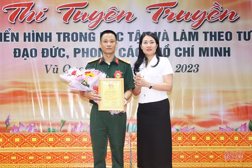 20 thí sinh Vũ Quang thi tuyên truyền điển hình học và làm theo Bác