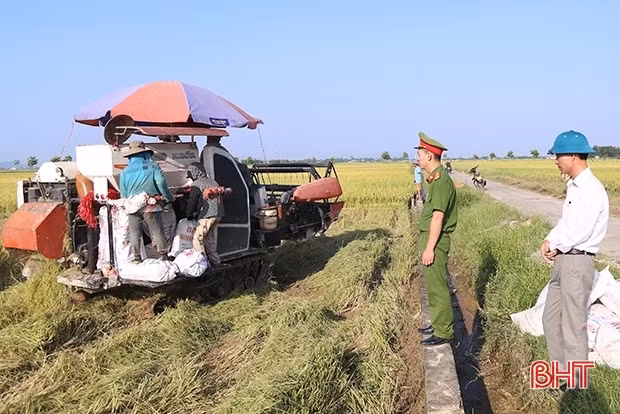 Quyết không để xảy ra tình trạng “bảo kê” gặt lúa ở Hà Tĩnh