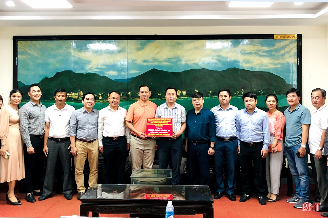 Các doanh nghiệp Bình Dương ủng hộ Hà Tĩnh hơn 2,4 tỷ đồng khắc phục hậu quả mưa lũ