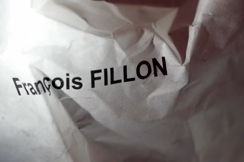 nhung hinh anh an tuong sau vong 1 bau tong thong phap