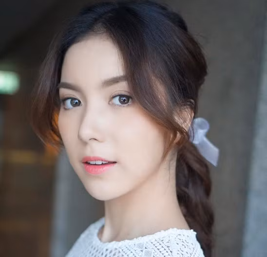 chi mat 2 phut tao kieu toc sieu xinh nay de di choi nghi le