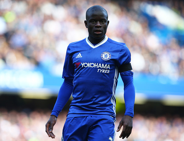 Tiền vệ N"Golo Kante (Chelsea - 1991): Nổi lên là một trong những tiền vệ đánh chặn hay nhất châu Âu hiện nay, sẽ là phí phạm nếu tuyển Pháp không trọng dụng tài năng của ngôi sao thuộc biên chế Chelsea. tuyen phap co the ra san voi doi hinh 9x o world cup 2018