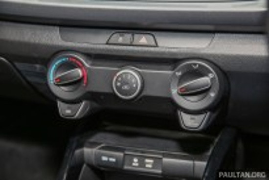 kia rio 2018 ruc rich ve viet nam