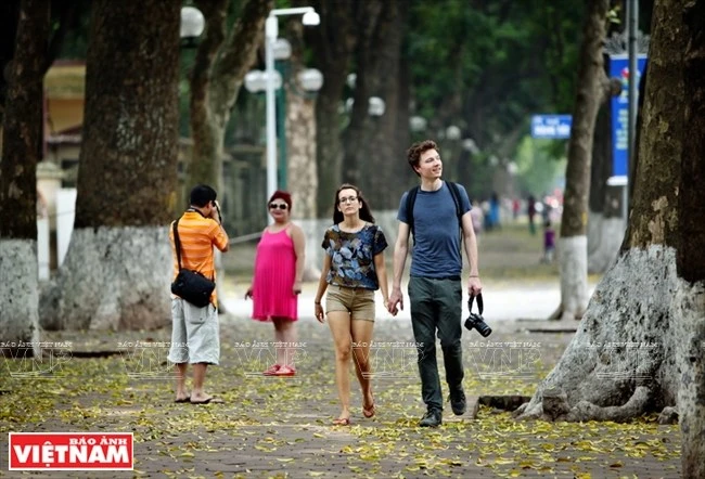 photo ha noi dep diu dang va tho mong trong khoanh khac giao mua