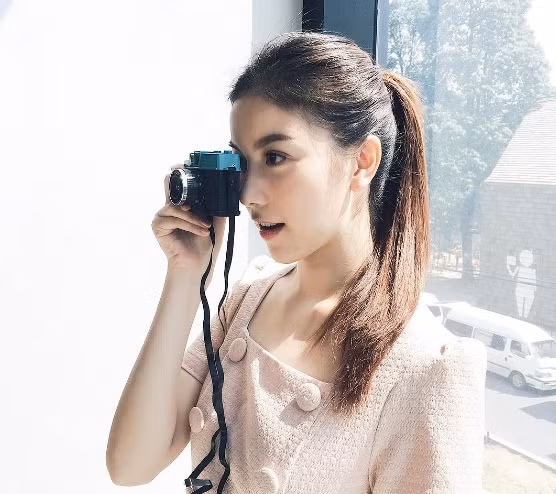 chi mat 2 phut tao kieu toc sieu xinh nay de di choi nghi le