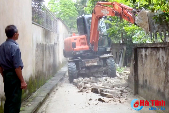 nguoi dan tp ha tinh hien dat xay dung ngo pho van minh