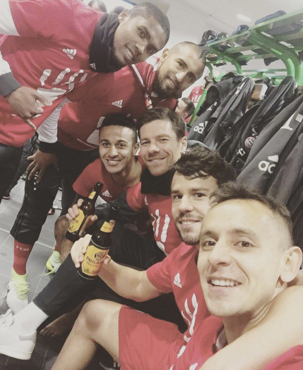 chum anh bayern trong ngay dang quang bundesliga