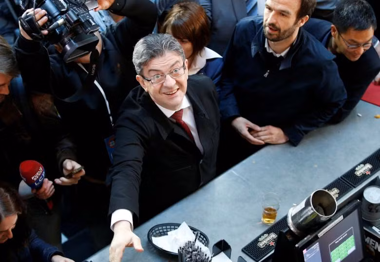 nhung hinh anh an tuong sau vong 1 bau tong thong phap