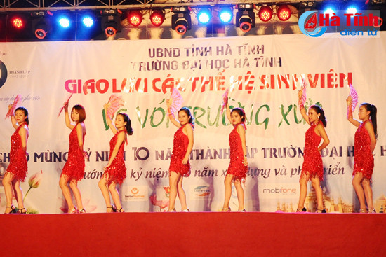 dac sac dem giao luu ve lai truong xua