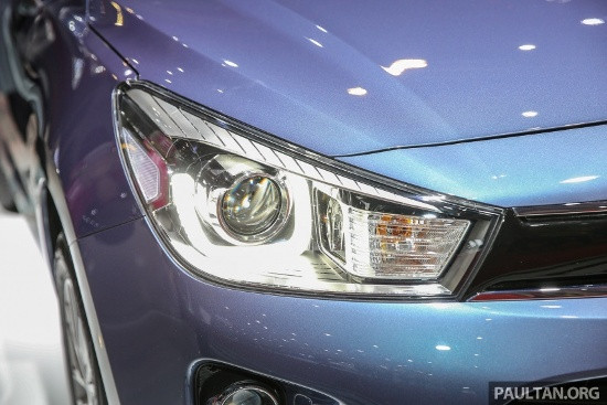 kia rio 2018 ruc rich ve viet nam