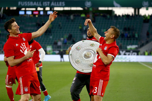 chum anh bayern trong ngay dang quang bundesliga