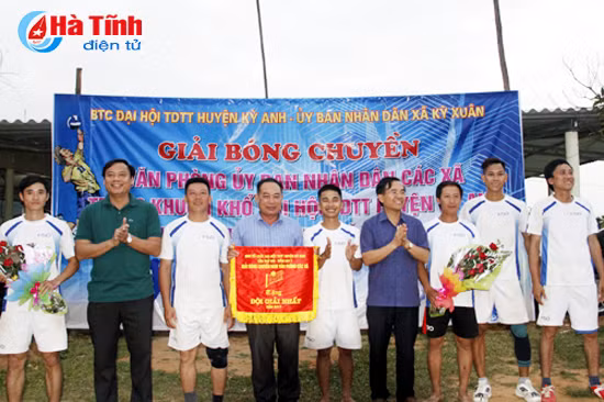 to chuc thanh cong giai bong chuyen nam huyen ky anh