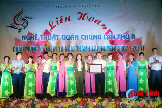 dac sac chuong trinh nghe thuat ky niem 10 nam thanh lap huyen loc ha