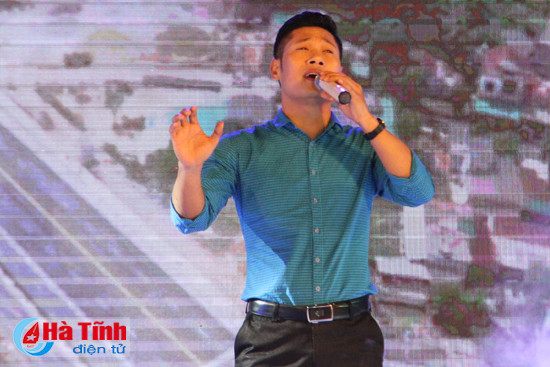 nhieu ca si noi tieng trinh dien tai dem khai truong du lich bien ha tinh