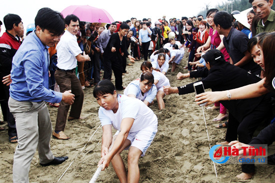 hap dan giai keo co mung khai truong du lich bien ha tinh