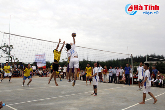 to chuc thanh cong giai bong chuyen nam huyen ky anh