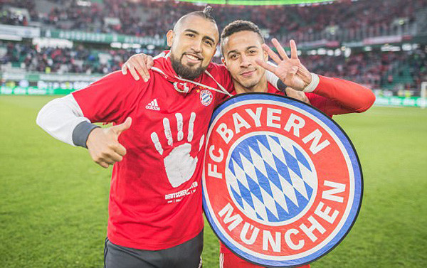 chum anh bayern trong ngay dang quang bundesliga