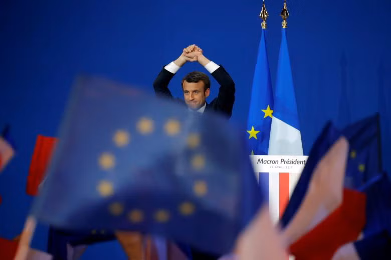 nhung hinh anh an tuong sau vong 1 bau tong thong phap