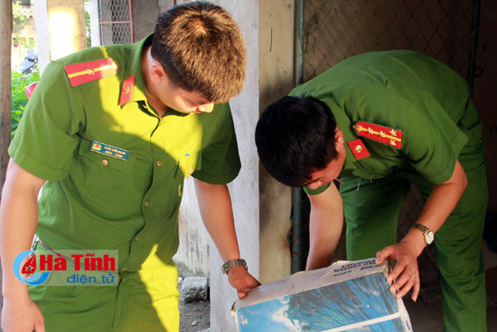 phat hien gan 1 2 tan thuc pham ban trong kho hop tac xa