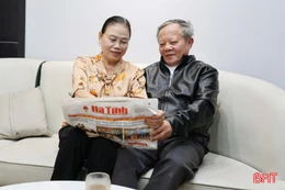 Niềm vui nhân đôi của cán bộ hưu trí trước thềm tết Nguyên đán 